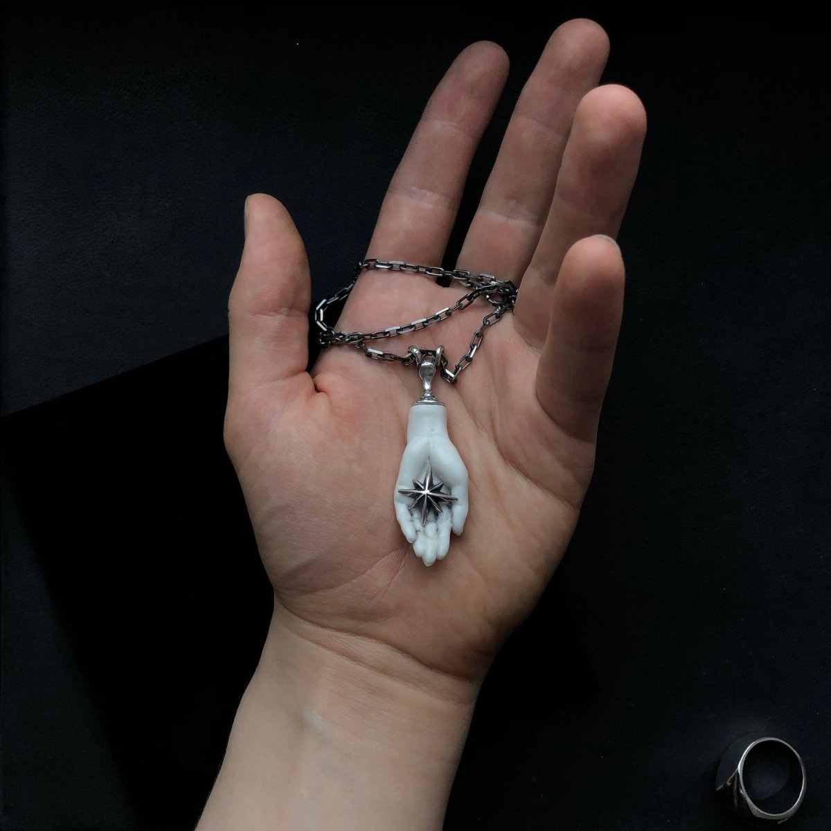 CAPERE SIDUS PENDANT I - Macabre Gadgets Store