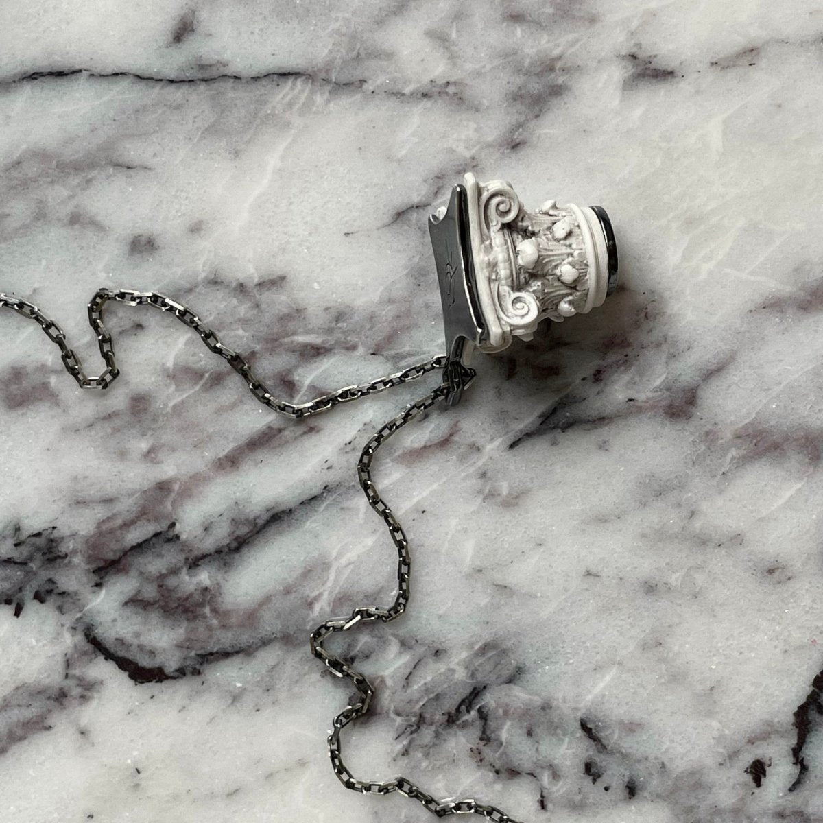 CORINTH PENDANT - Macabre Gadgets Store