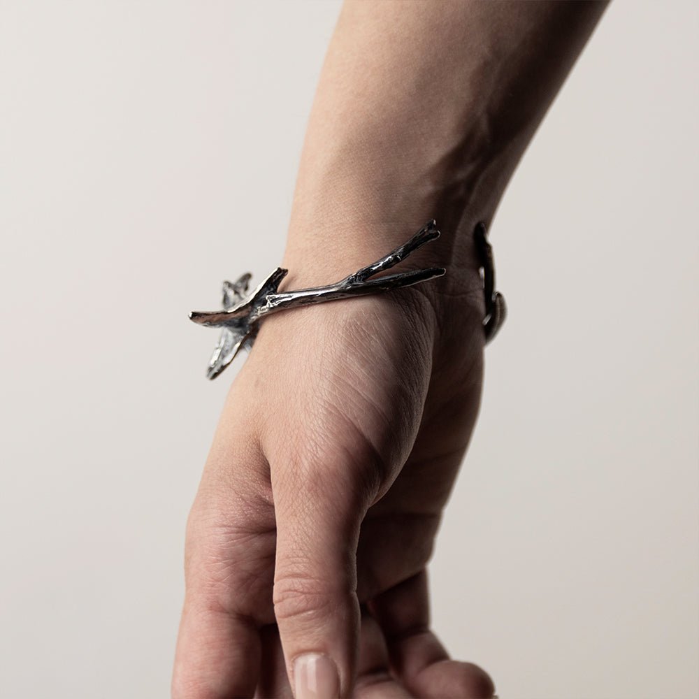 CREST BRACELET - Macabre Gadgets Store