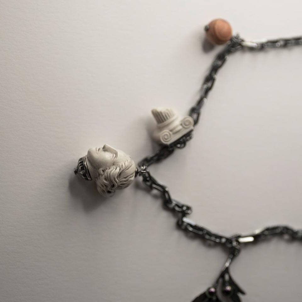 Delos necklace - Macabre Gadgets