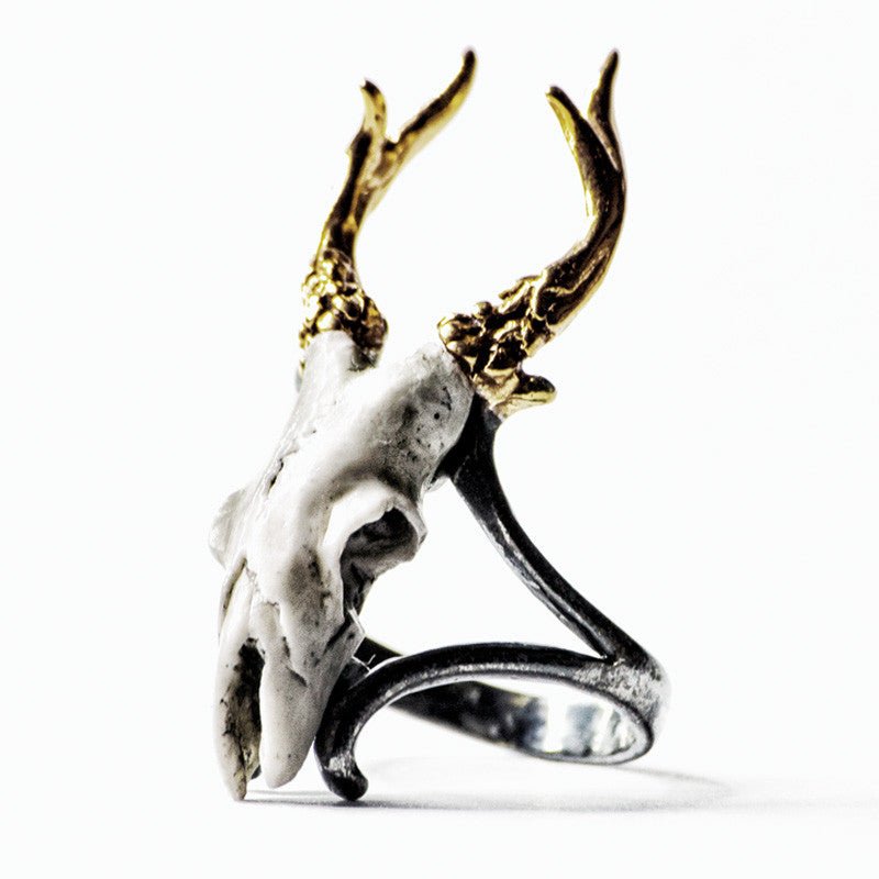 Doe ring - semi side view on a white background, clear product picture