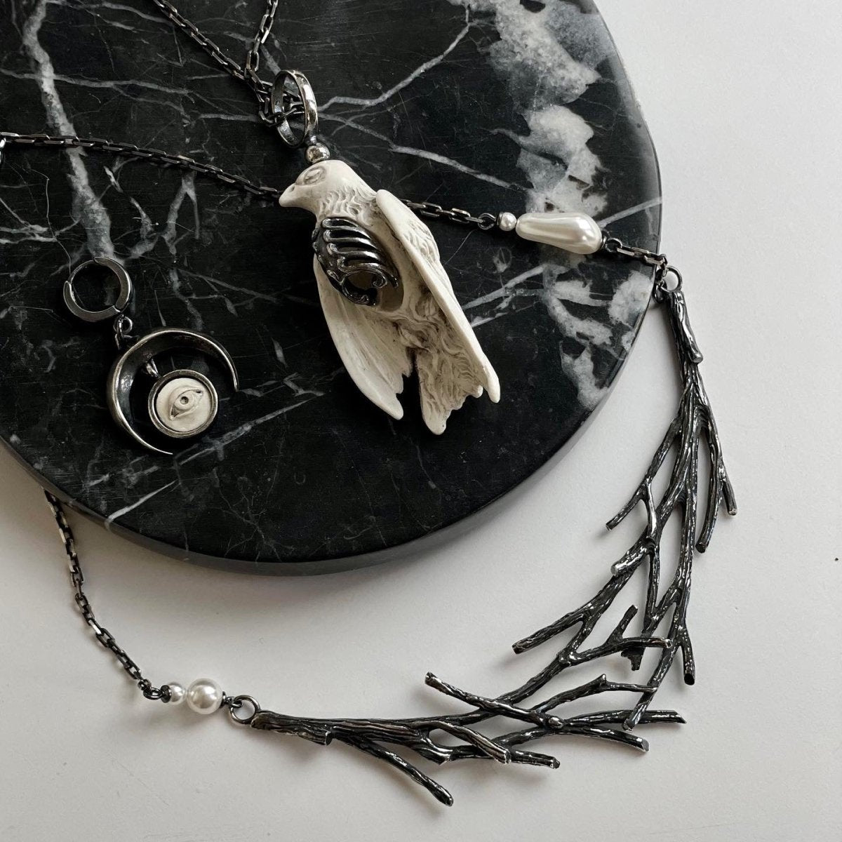 HARU NECKLACE - Macabre Gadgets Store