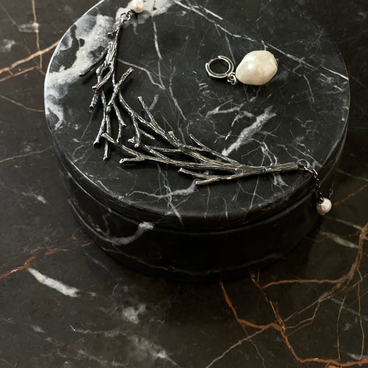 HARU NECKLACE - Macabre Gadgets Store