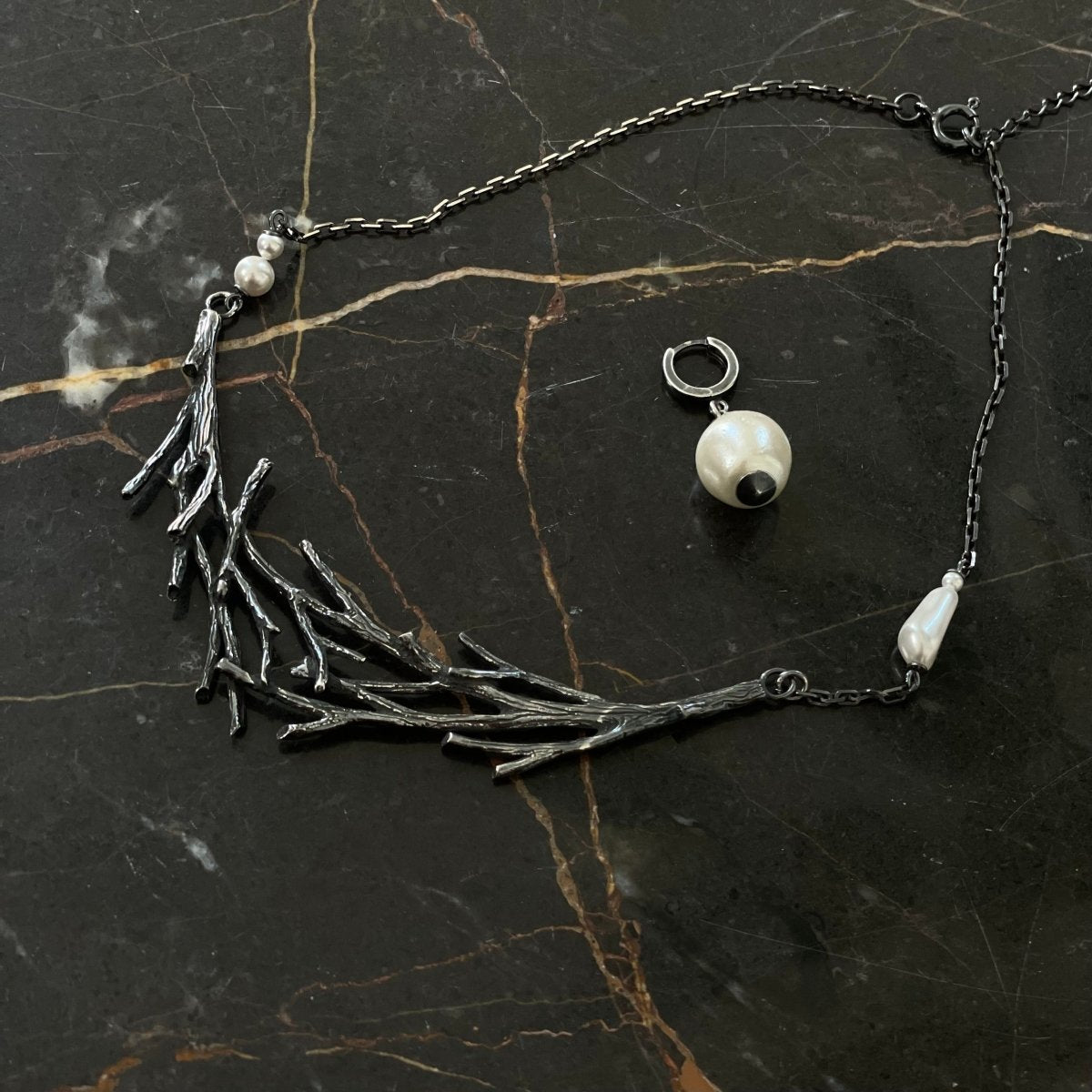 HARU NECKLACE - Macabre Gadgets Store