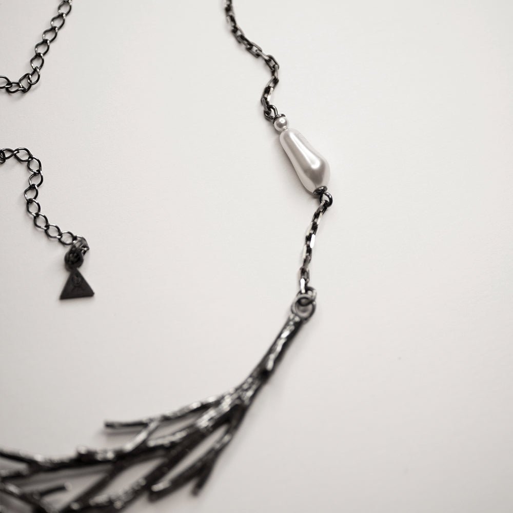 HARU NECKLACE - Macabre Gadgets Store