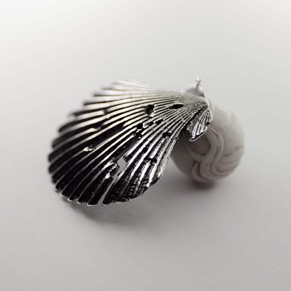 IRRADIAN SHELL EARRINGS - Macabre Gadgets Store