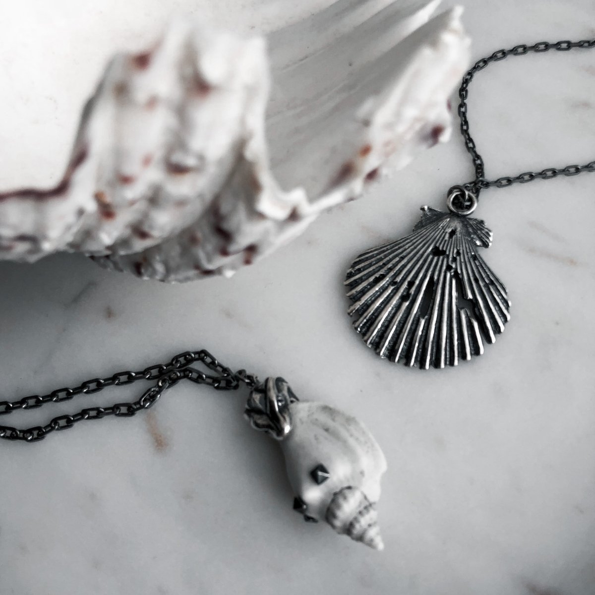 IRRADIAN SHELL PENDANT - Macabre Gadgets Store