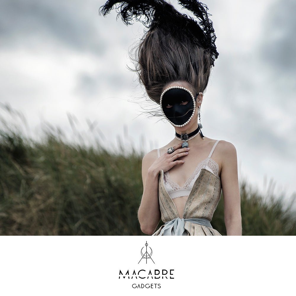 LAUREL RING - Macabre Gadgets Store