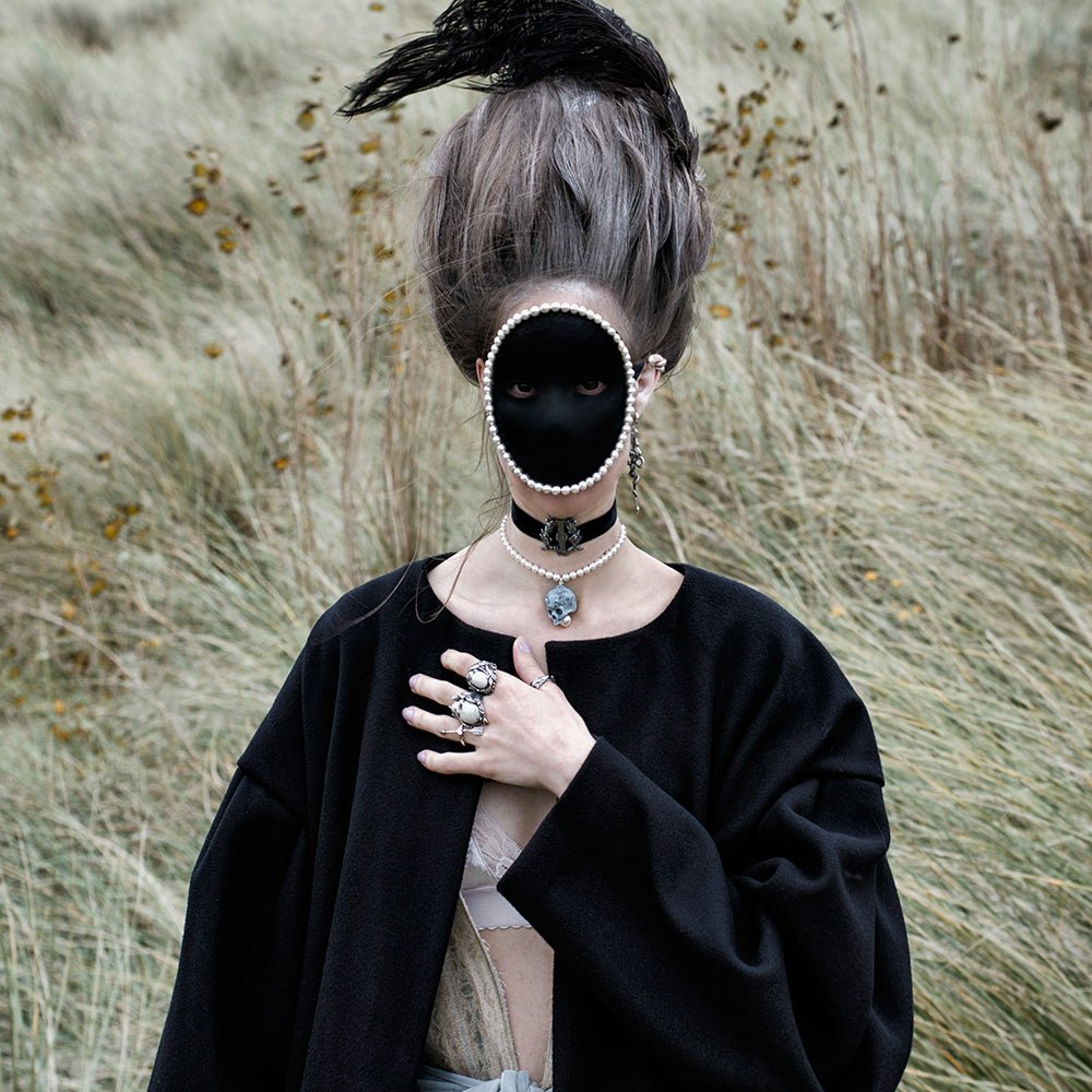 LAUREL RING - Macabre Gadgets Store