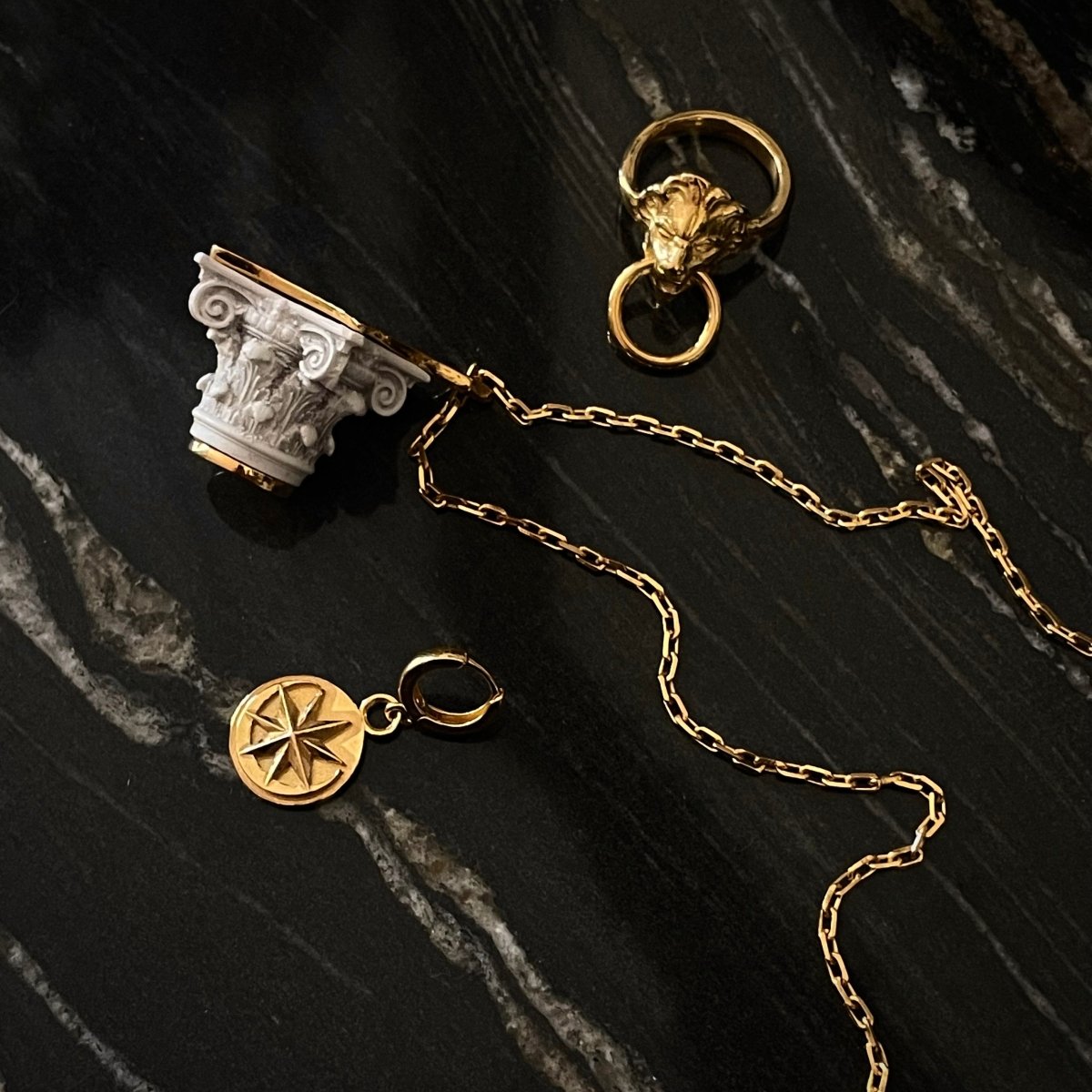 LION RING - Macabre Gadgets Store