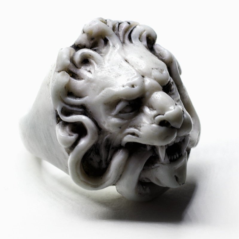 MARBLE LION RING - Macabre Gadgets Store