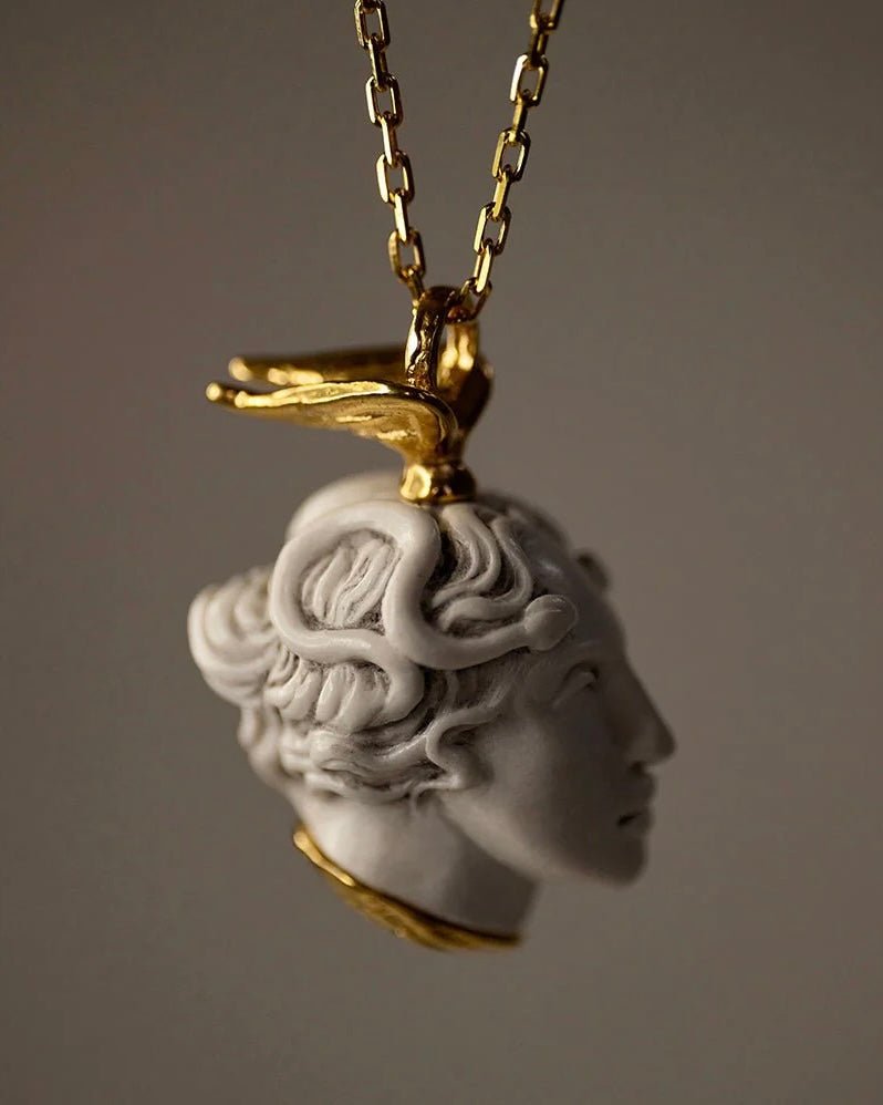 Medusa pendant - Macabre Gadgets