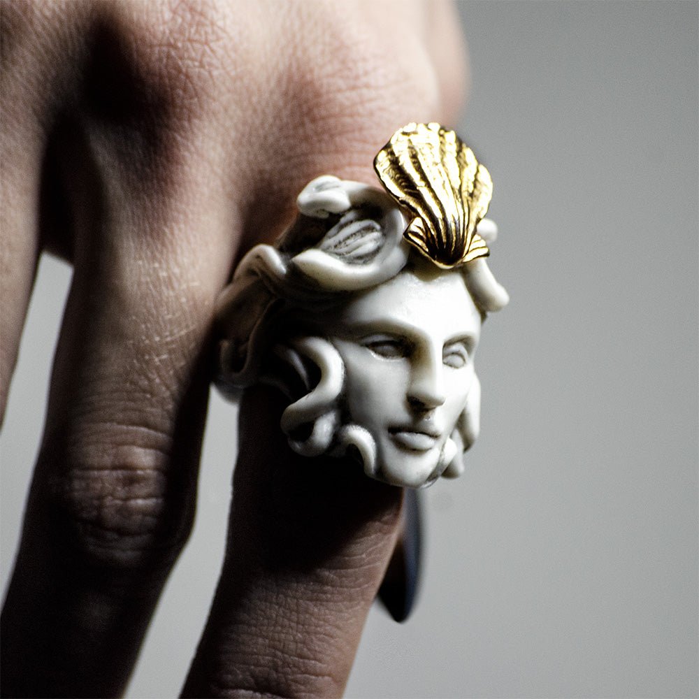 MEDUSA RING - Macabre Gadgets Store