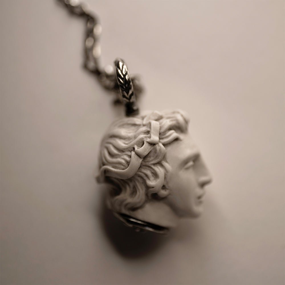 NARCISSUS PENDANT - Macabre Gadgets Store