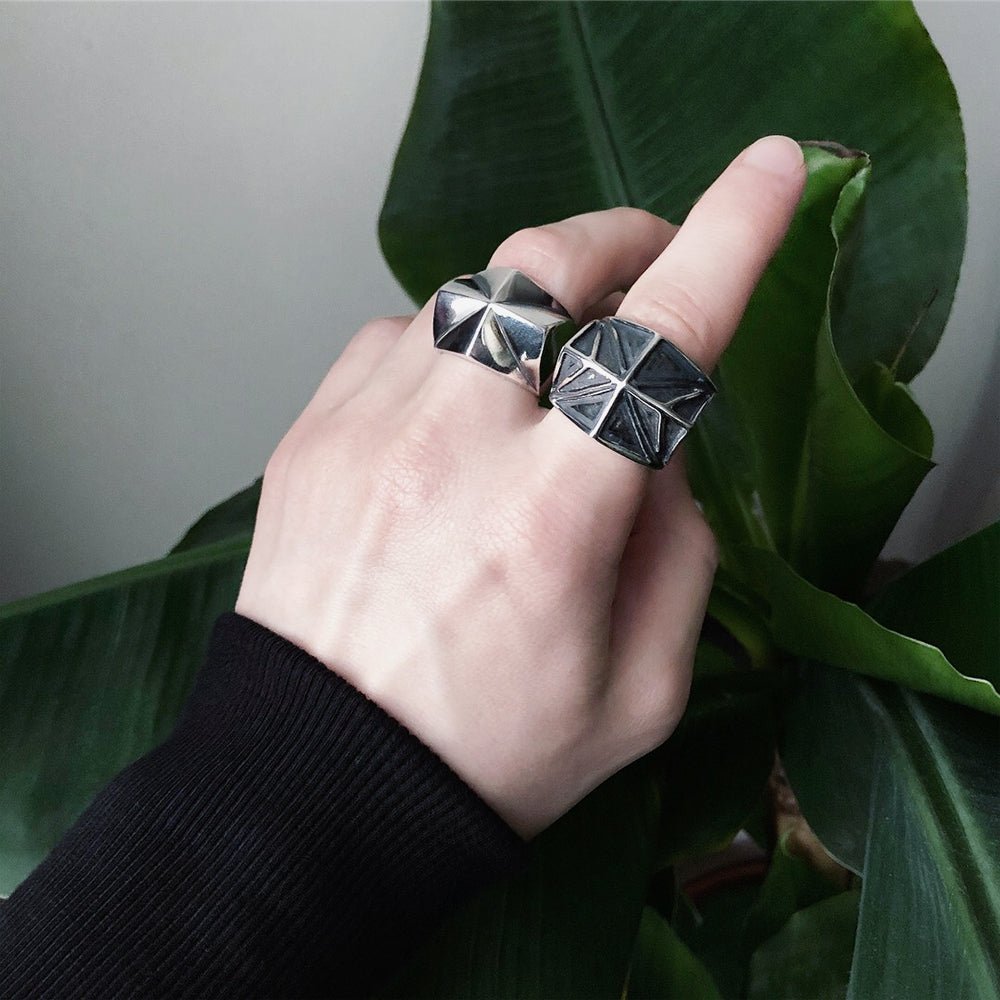 NERVURE I RING - Macabre Gadgets Store