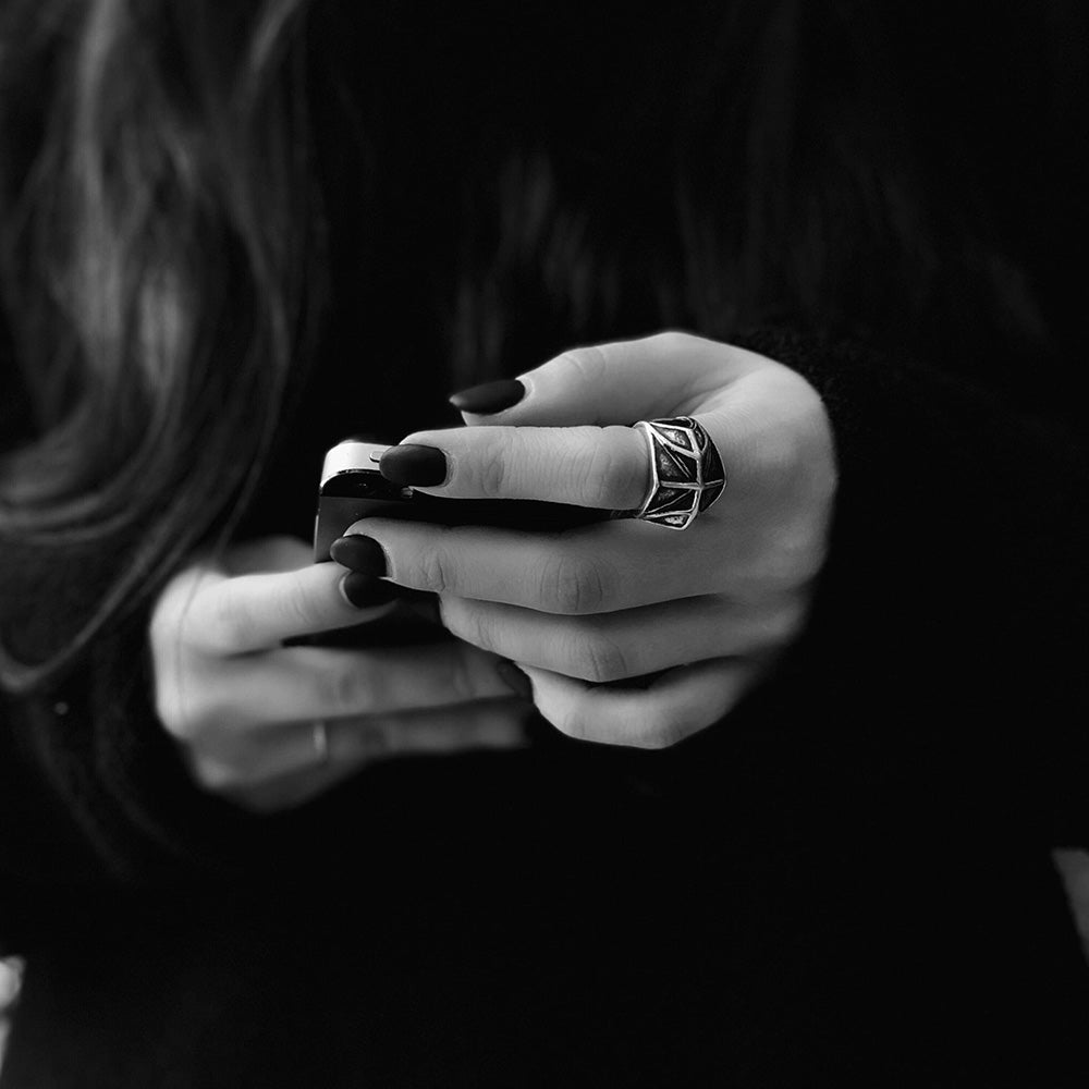 NERVURE I RING - Macabre Gadgets Store