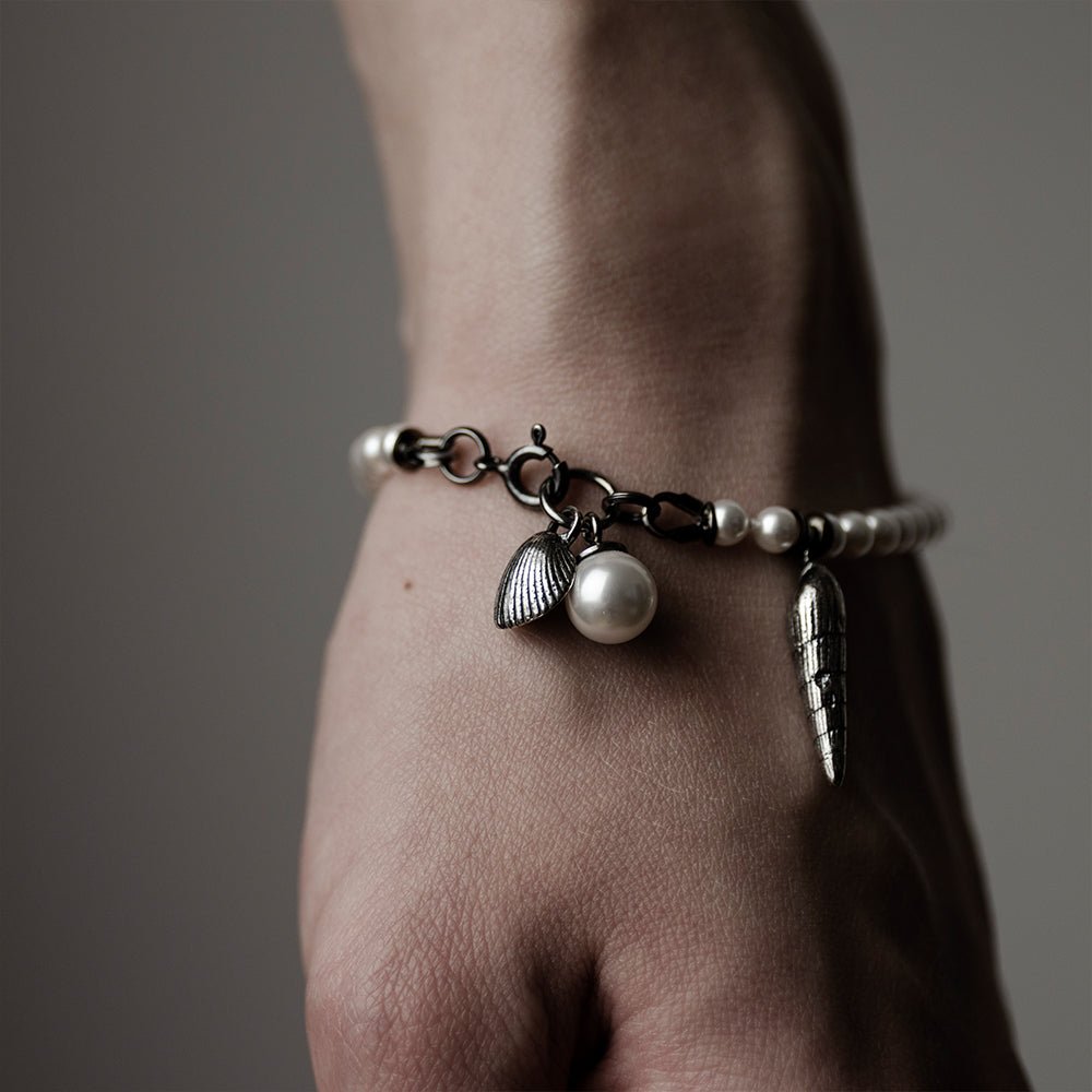 PEARL BRACELET - Macabre Gadgets Store