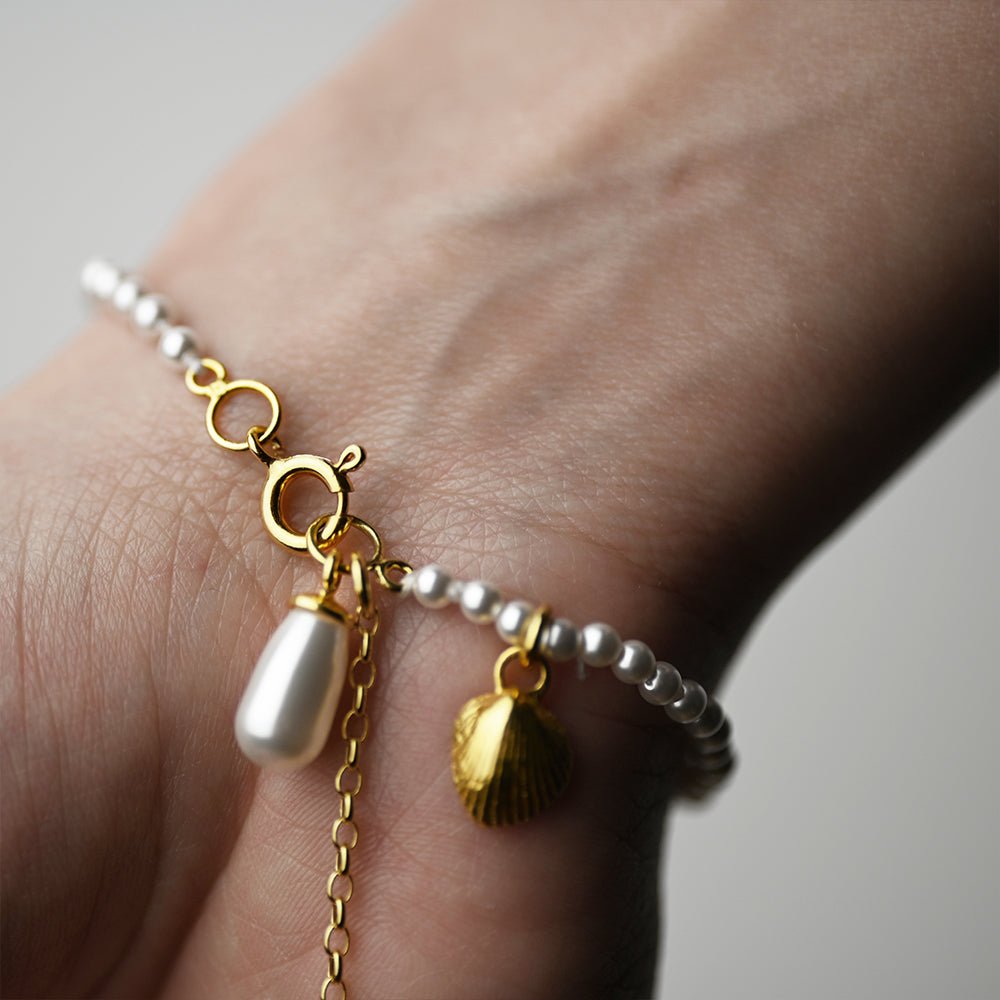 PEARL BRACELET -GOLD - Macabre Gadgets Store
