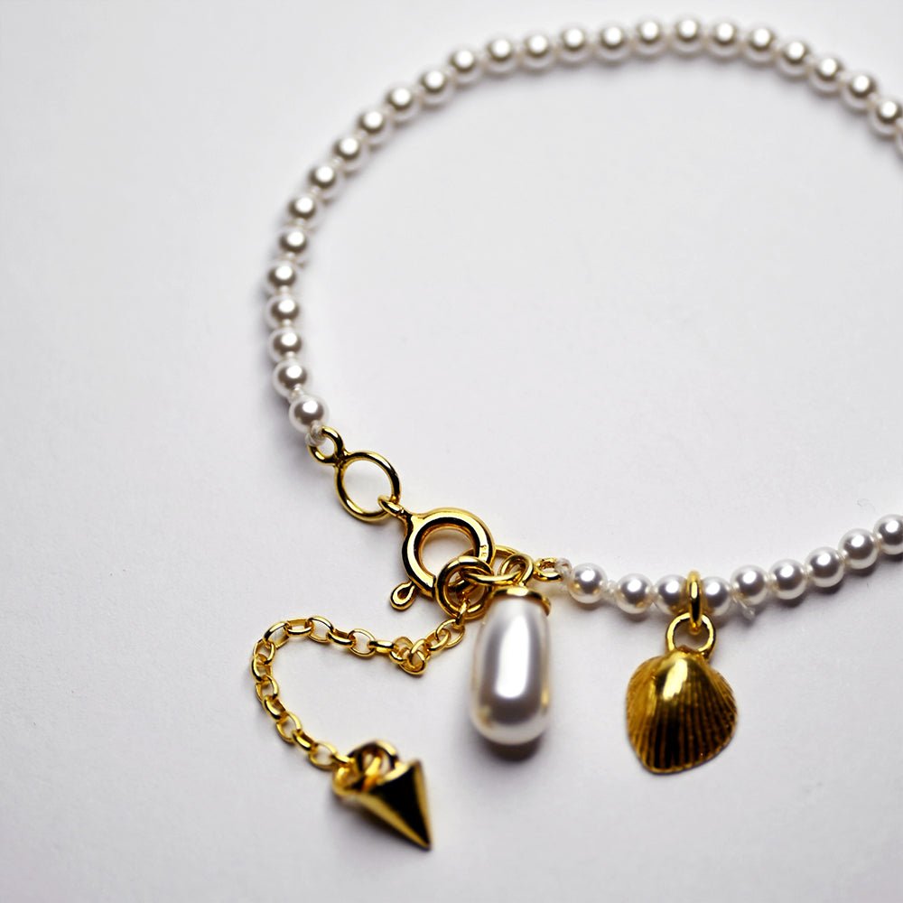 PEARL BRACELET -GOLD - Macabre Gadgets Store