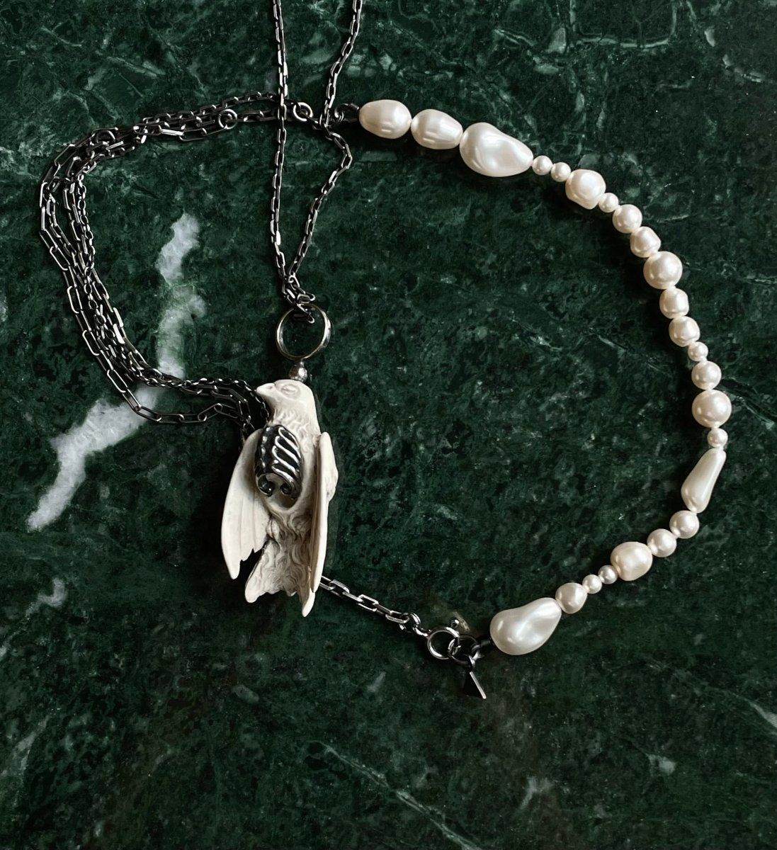 PEARL DROPS CHOKER - Macabre Gadgets Store