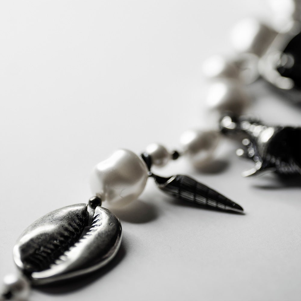 Silver Shells and Pearls choker - close up of a silver shell