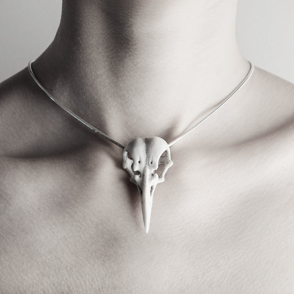 RAVEN SKULL NECKLACE - Macabre Gadgets Store