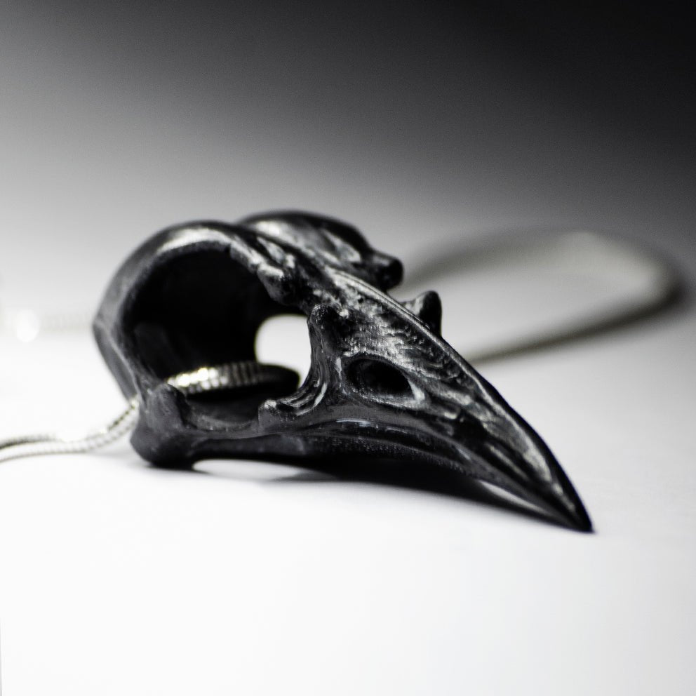 RAVEN SKULL NECKLACE - Macabre Gadgets Store