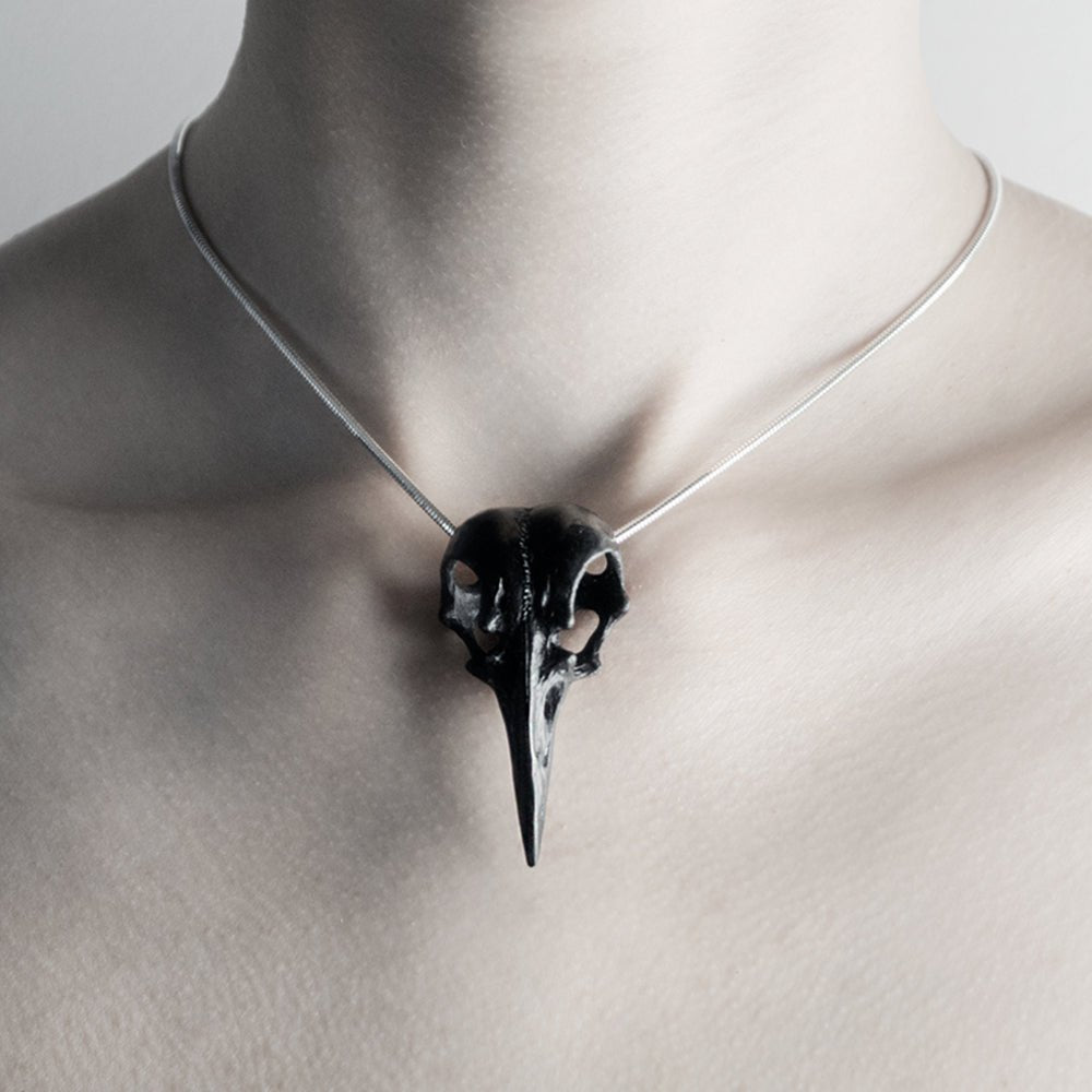 RAVEN SKULL NECKLACE - Macabre Gadgets Store