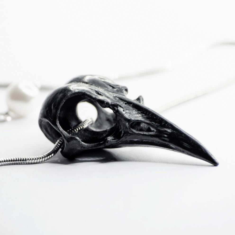 RAVEN SKULL NECKLACE - Macabre Gadgets Store