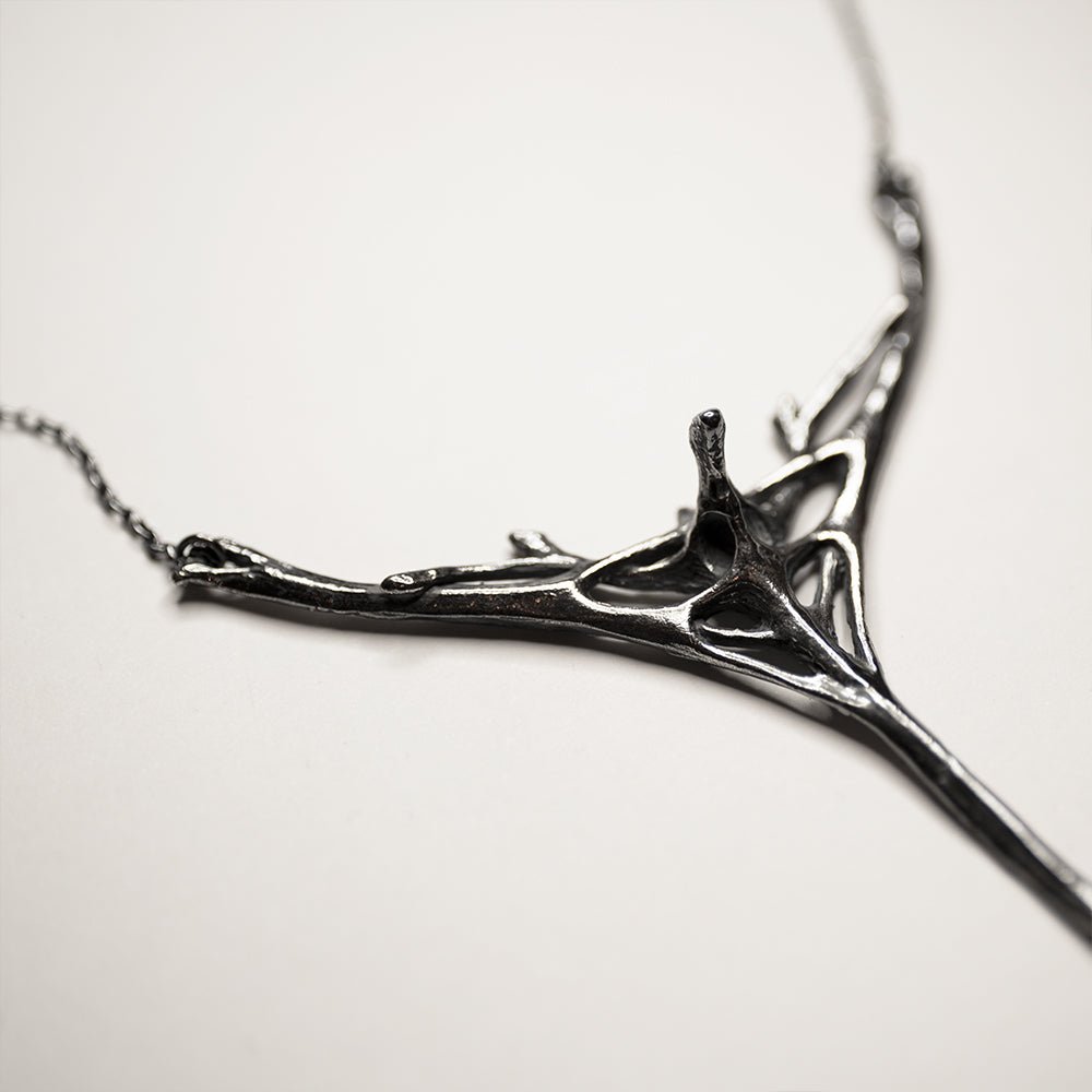 ROOTS NECKLACE - Macabre Gadgets Store
