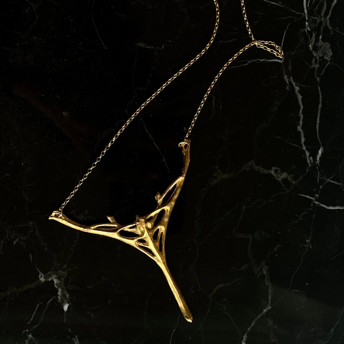 ROOTS NECKLACE - Macabre Gadgets Store