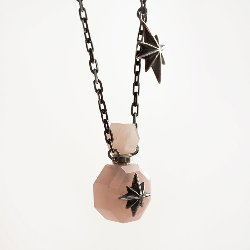 ROSE QUARTZ FLASK CHARM - Macabre Gadgets Store