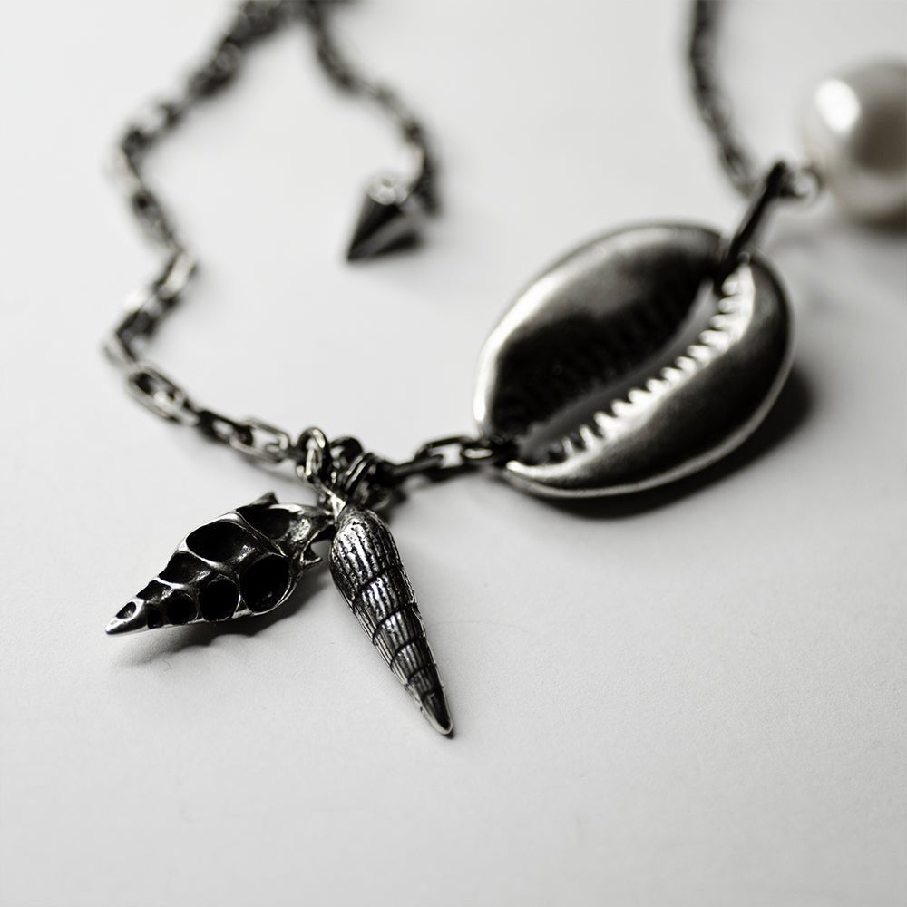 SHELL BRACELET - Macabre Gadgets Store