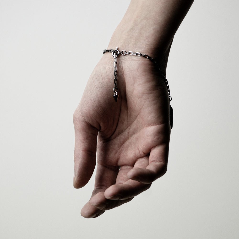 SHELL BRACELET - Macabre Gadgets Store