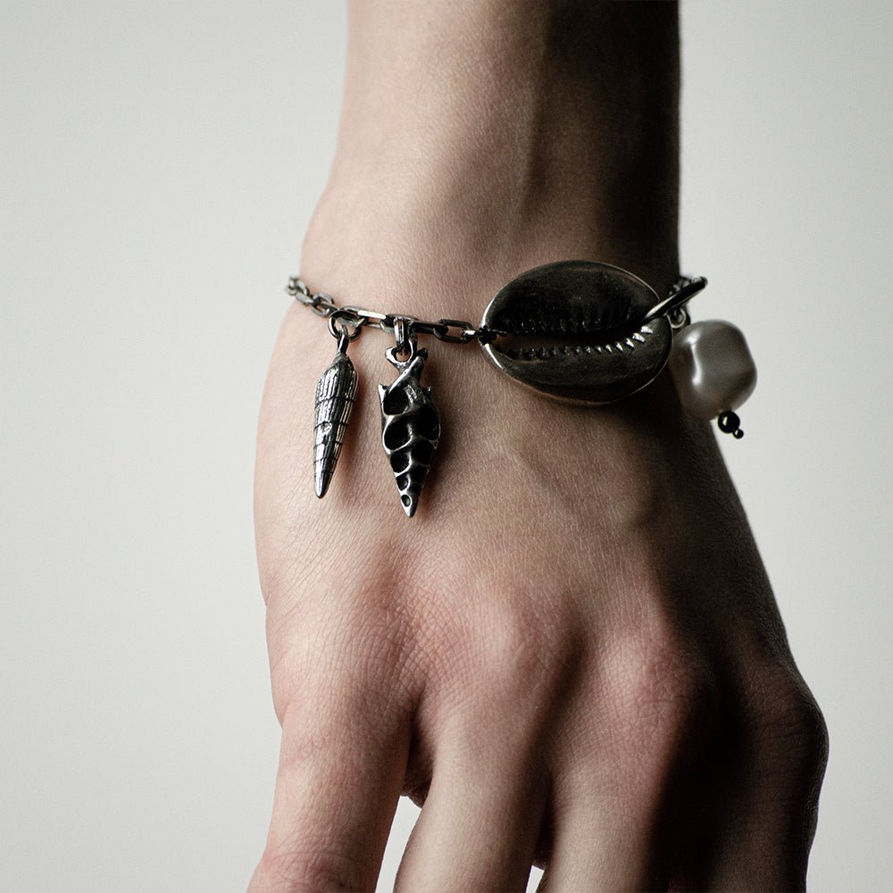 SHELL BRACELET - Macabre Gadgets Store
