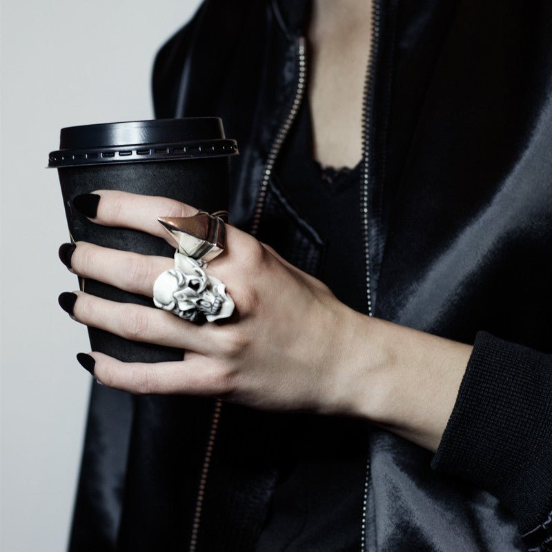 Orchid skull ring - Macabre Gadgets